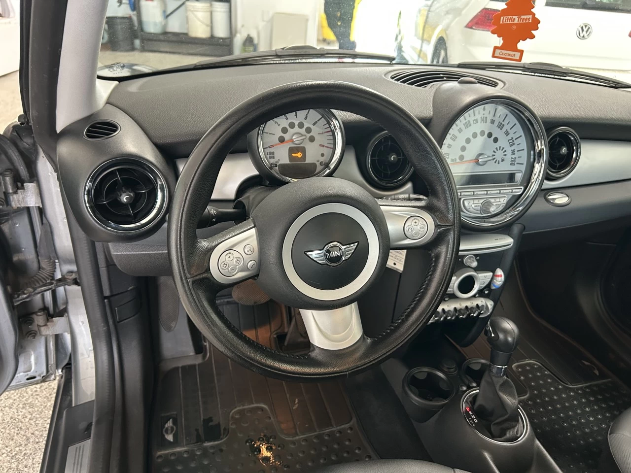 2010 Mini Cooper 2dr Cpe Image principale