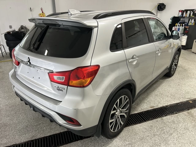 Mitsubishi RVR SE LTD 2018