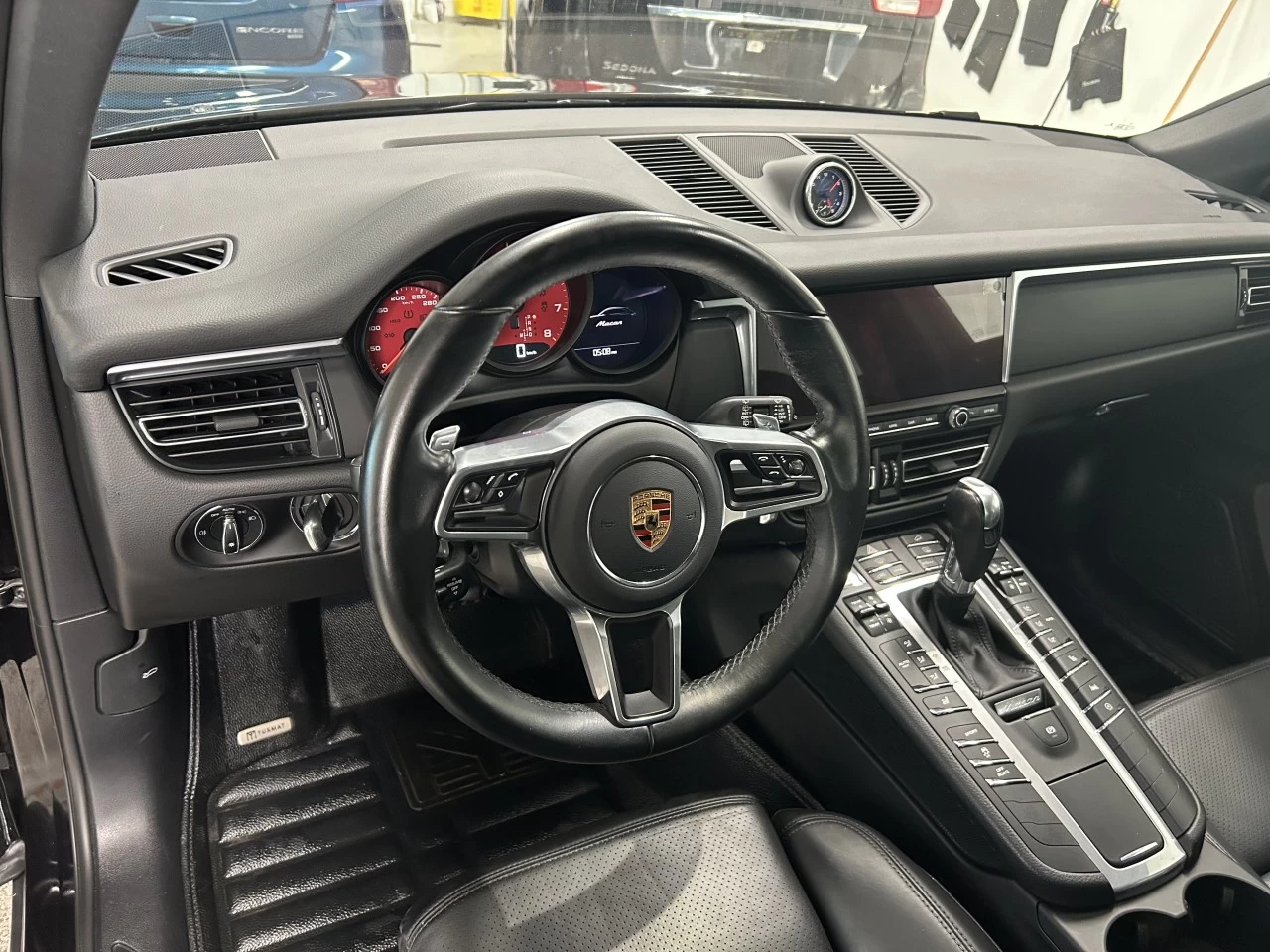 2021 Porsche Macan AWD Image principale