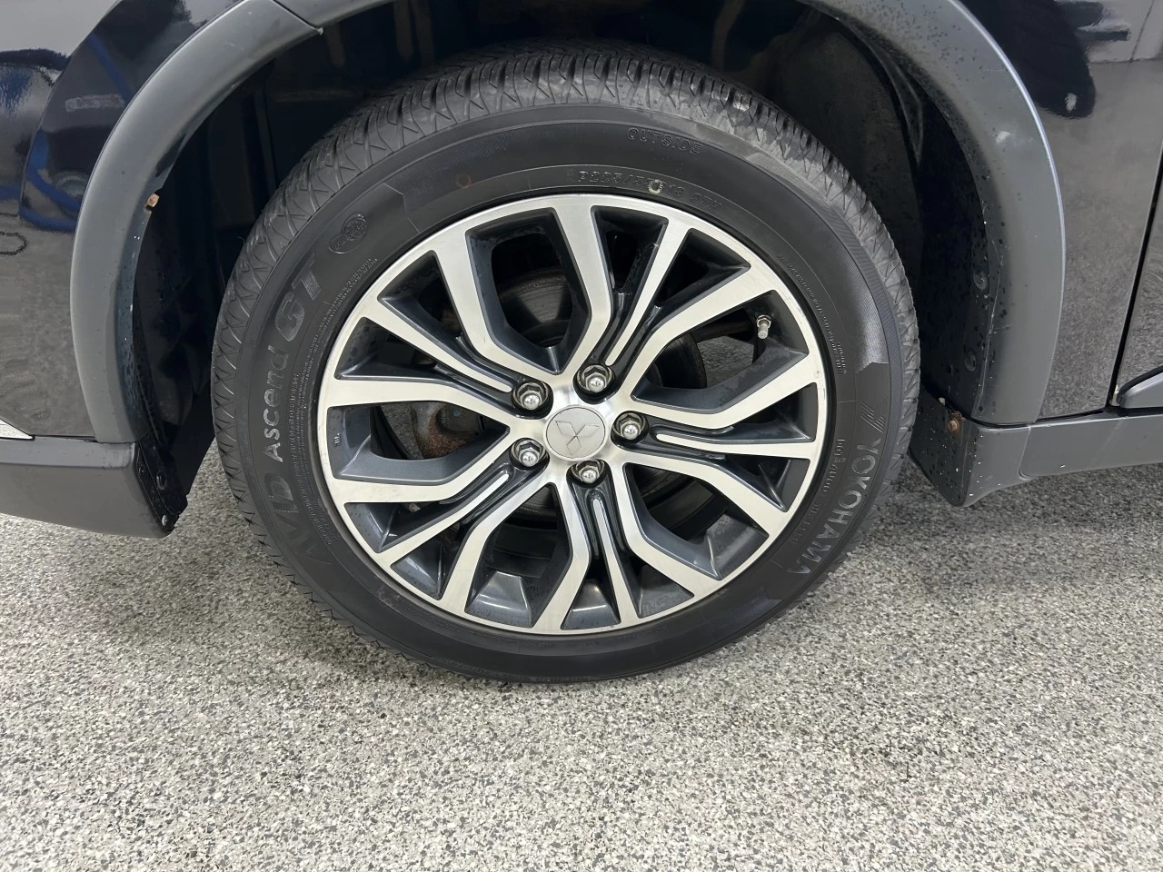 2017 Mitsubishi Outlander GT Main Image