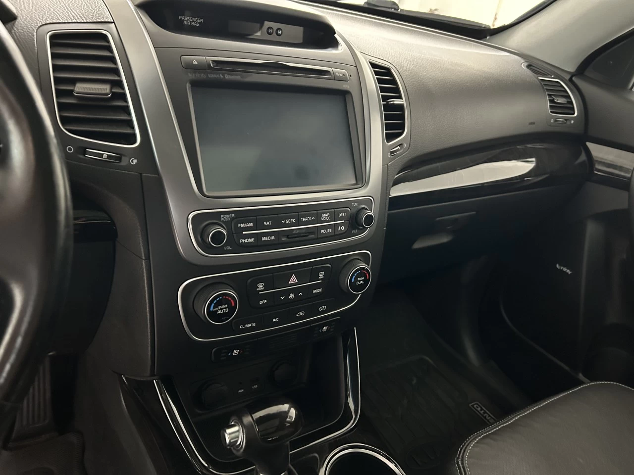 2014 Kia Sorento SX Main Image