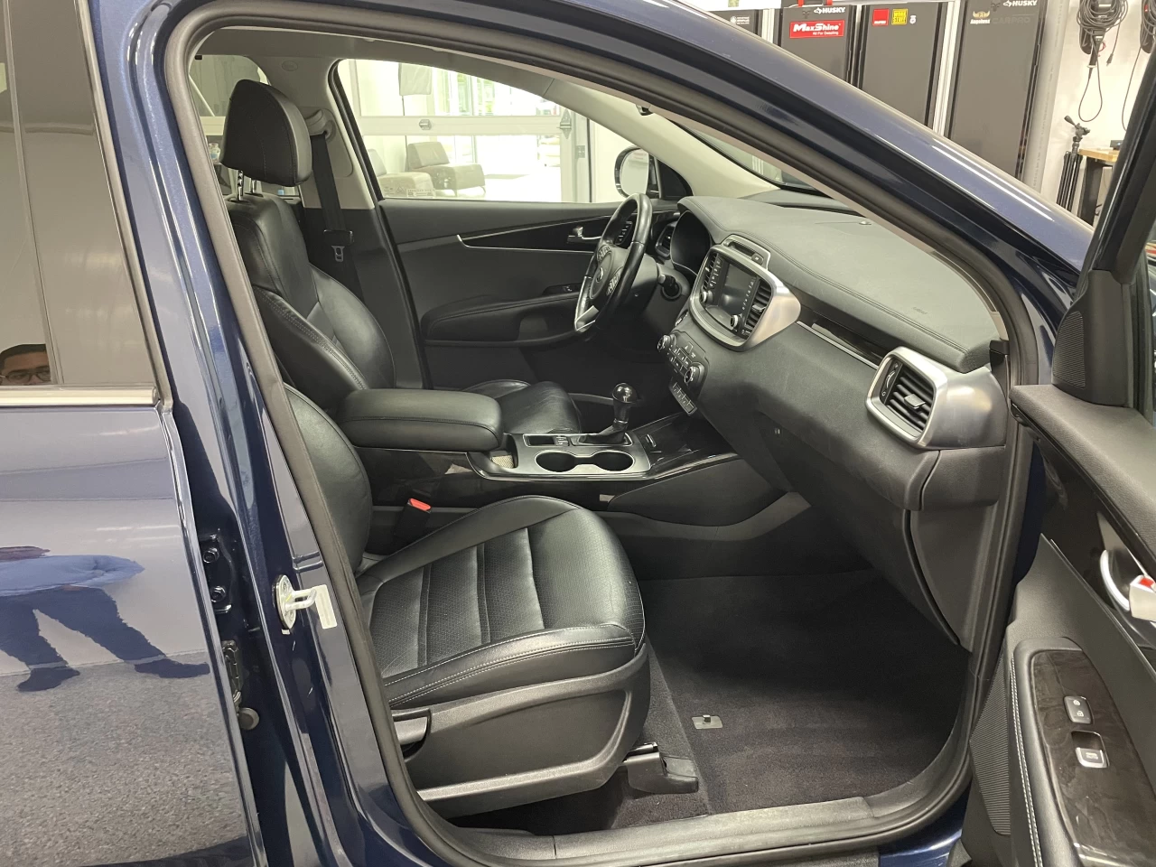 2017 Kia Sorento EX Turbo Main Image