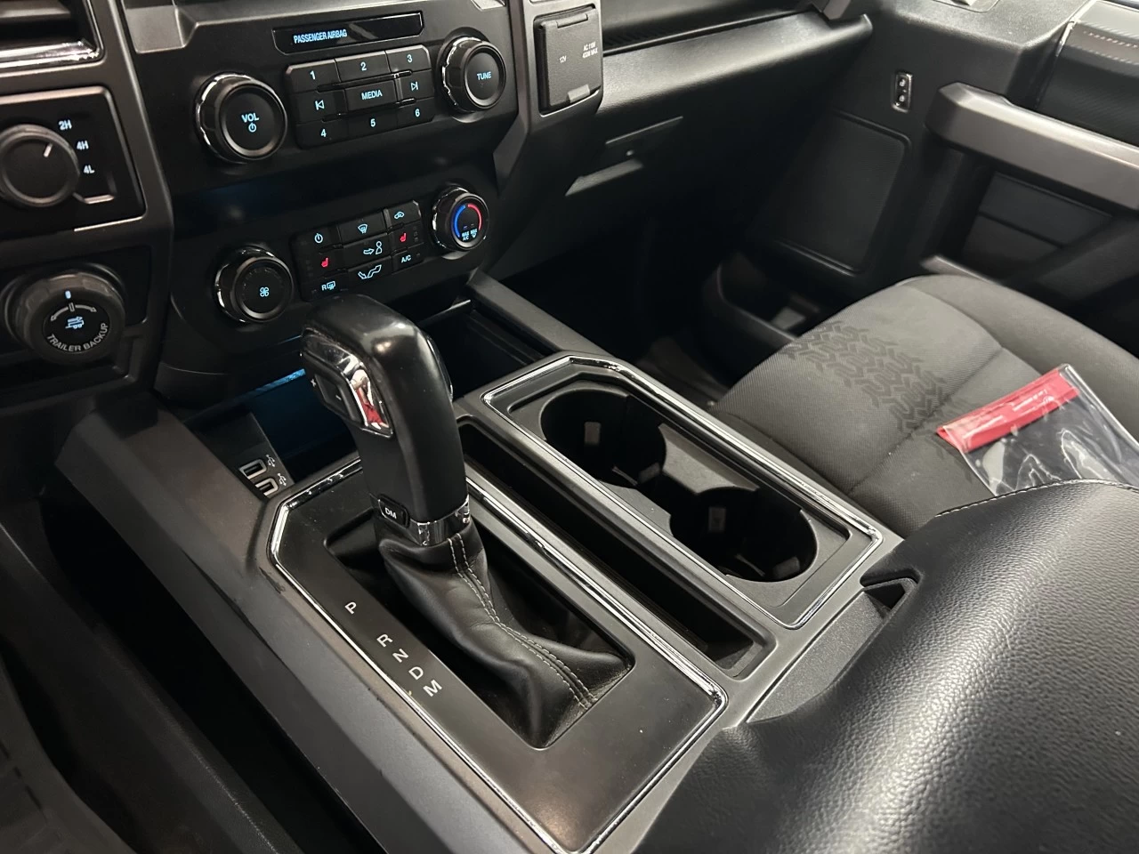 2019 Ford F-150 XLT SPORT Image principale