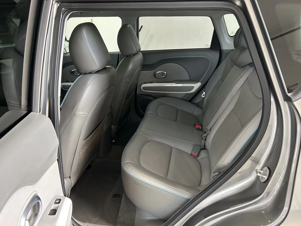 2016 Kia Soul EV Luxury Main Image