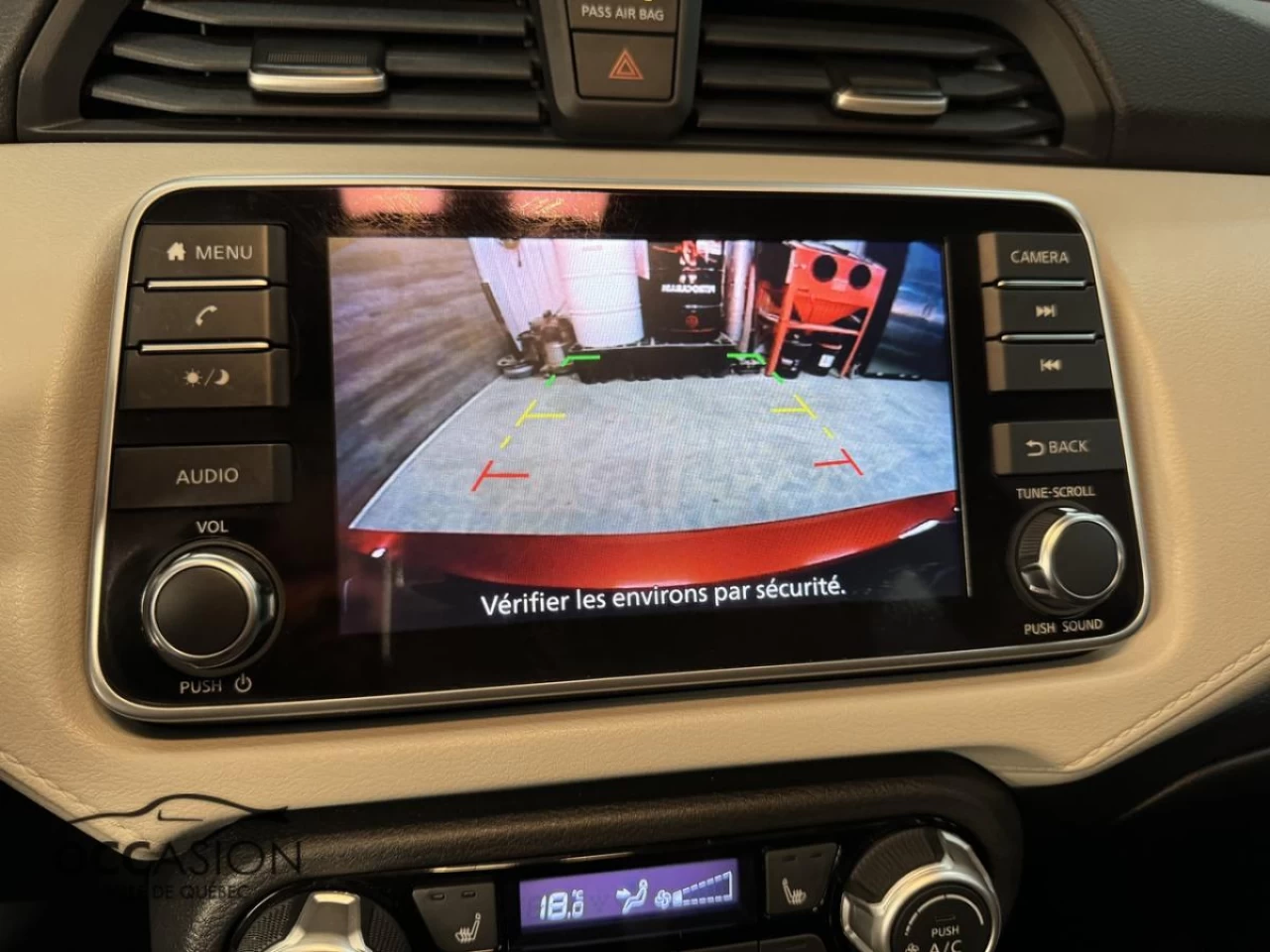 2021 Nissan Versa SV CVT Image principale