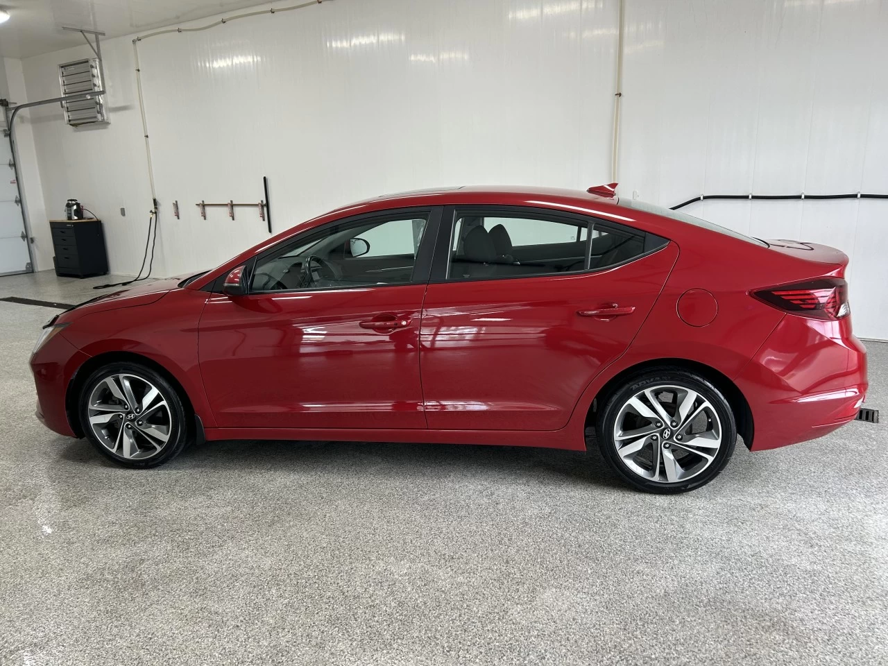 2019 Hyundai Elantra Preferred Main Image