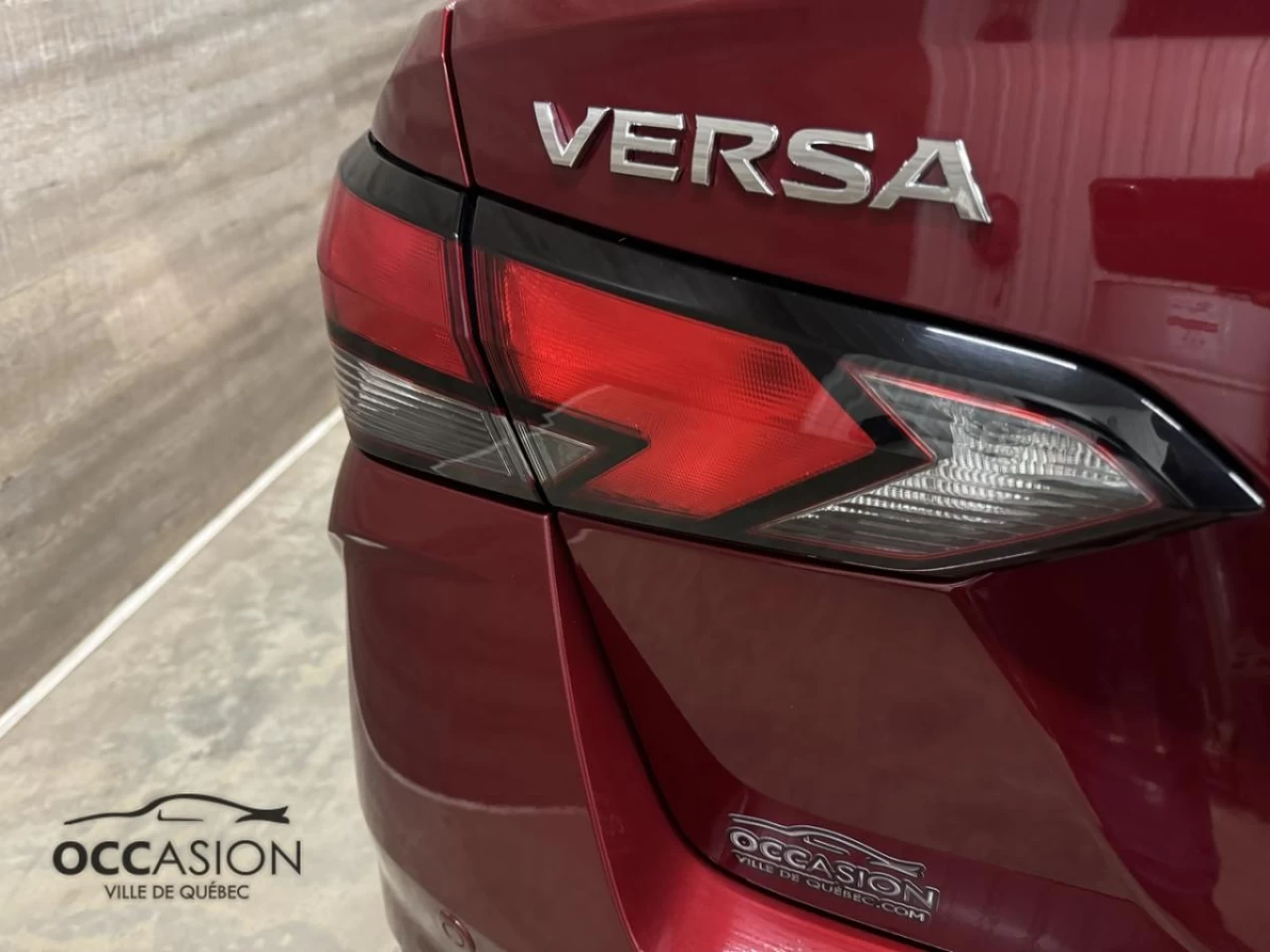 2021 Nissan Versa SV CVT Image principale