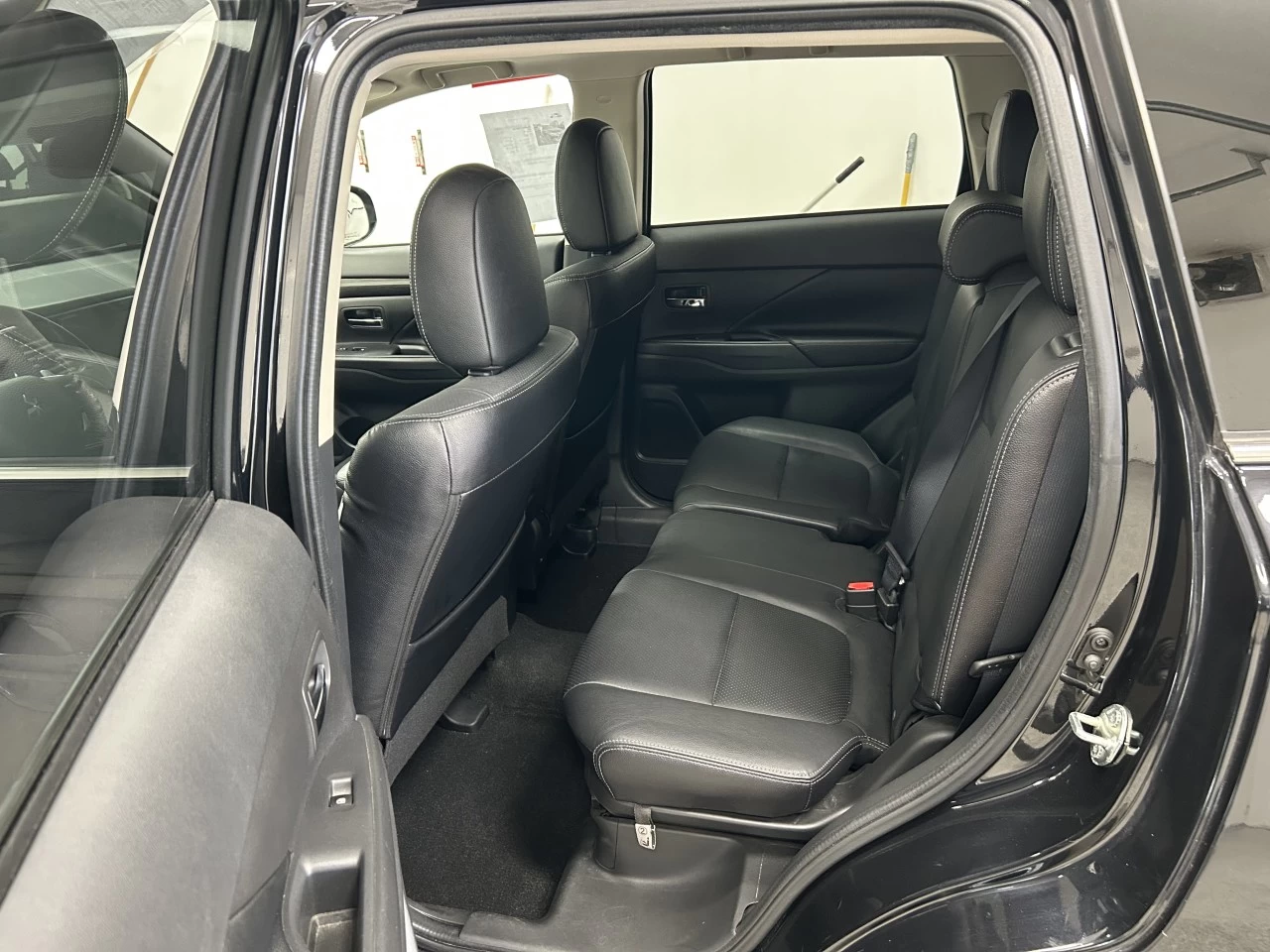 2017 Mitsubishi Outlander GT Main Image