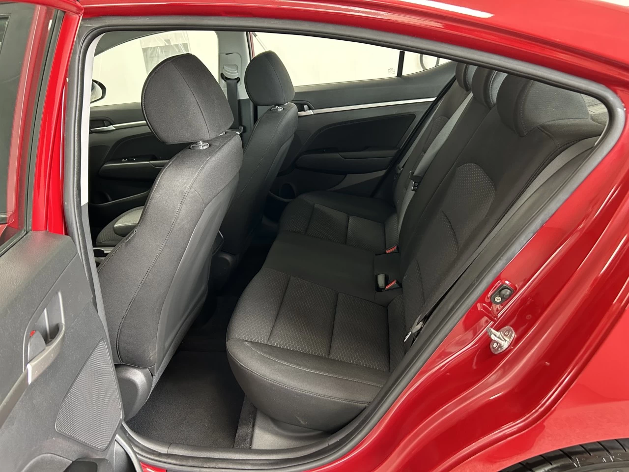 2019 Hyundai Elantra Preferred Main Image