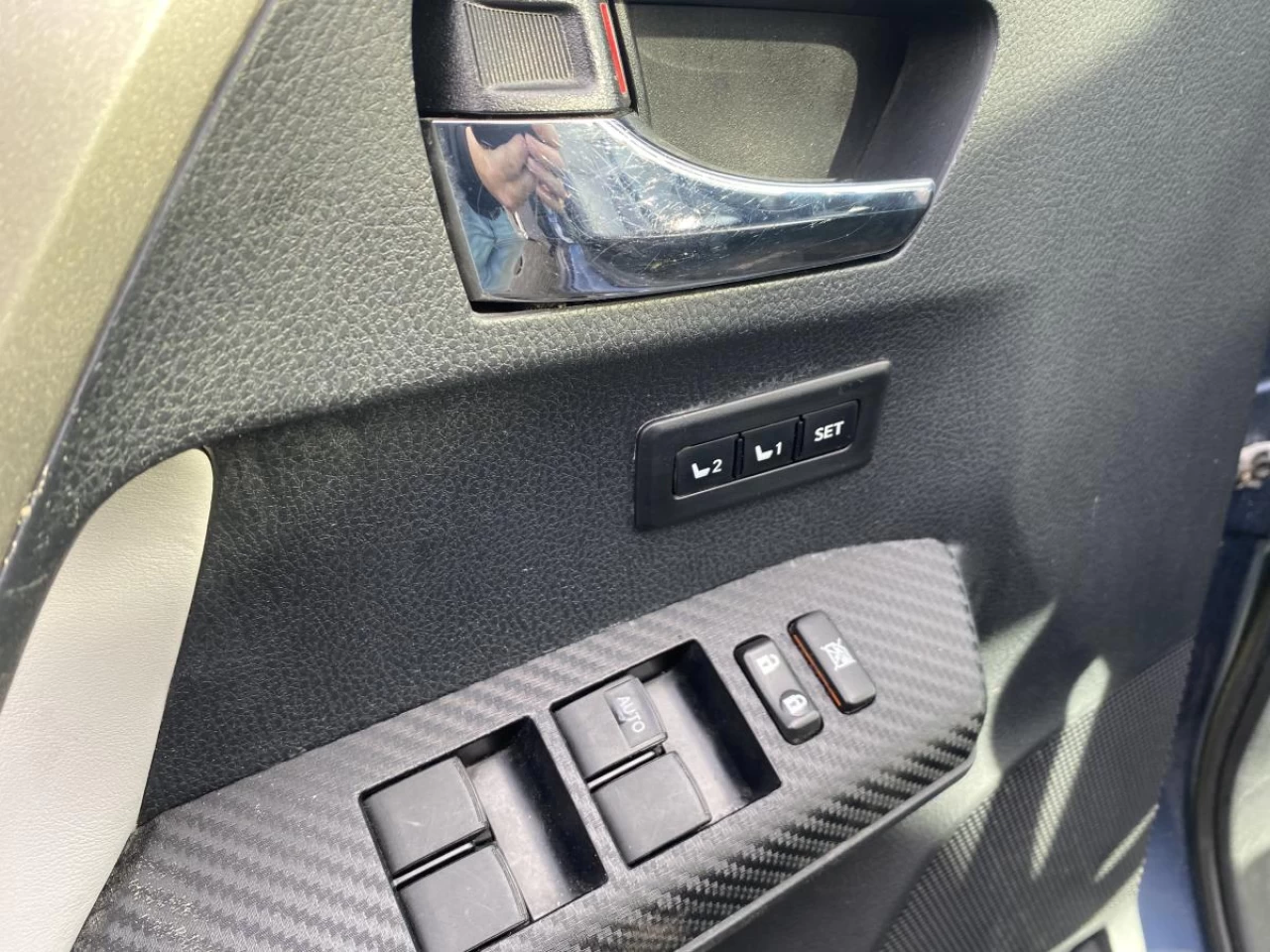 2013 Toyota RAV4 AWD 4dr Limited Main Image