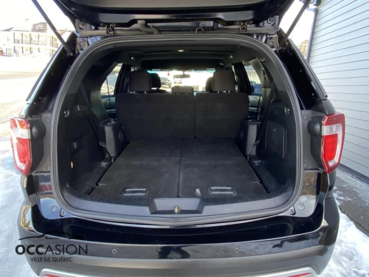 2016 Ford Explorer 4WD 4dr XLT Main Image