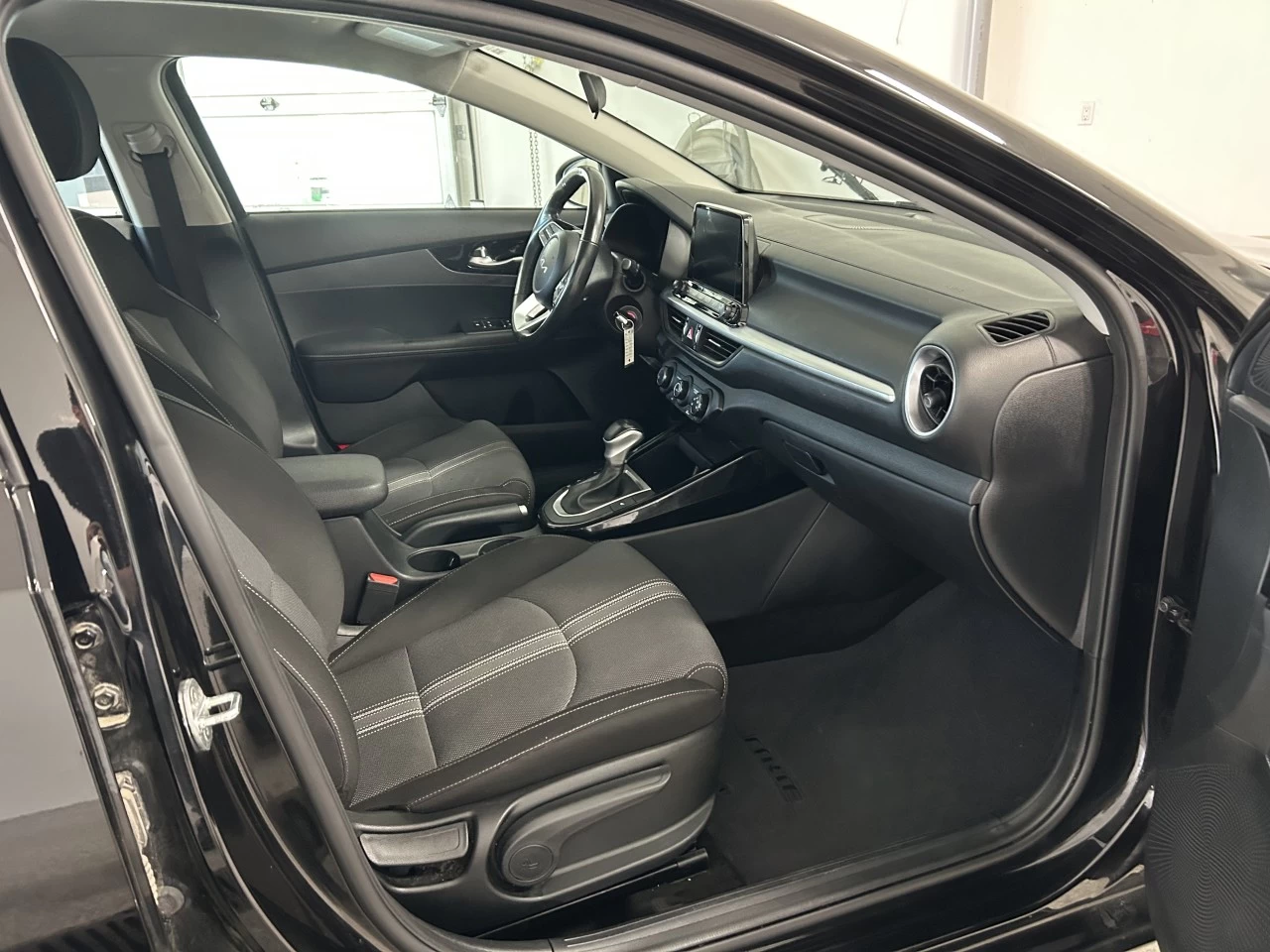 2022 Kia Forte EX Image principale