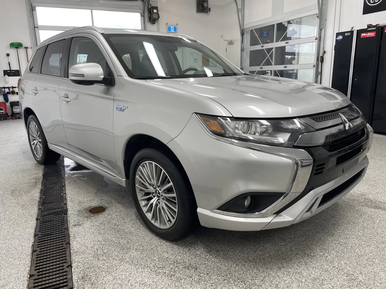 2020 Mitsubishi Outlander PHEV SEL Main Image