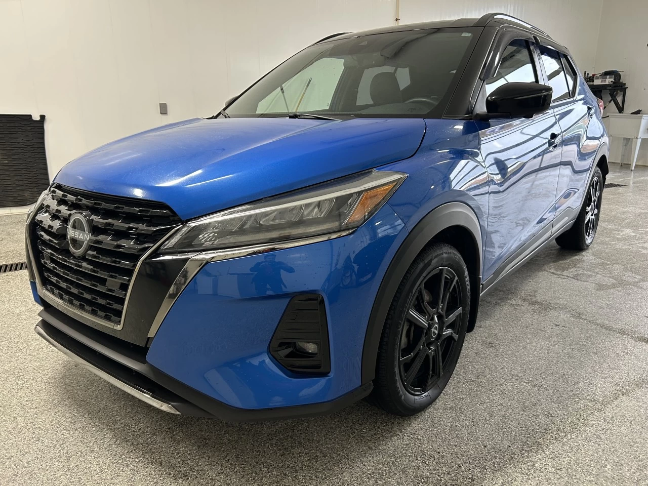 2022 Nissan Kicks SR Image principale