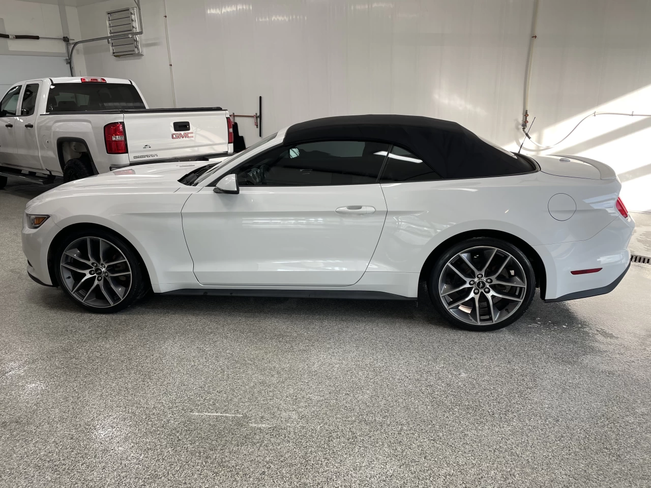 2015 Ford Mustang EcoBoost Premium Image principale