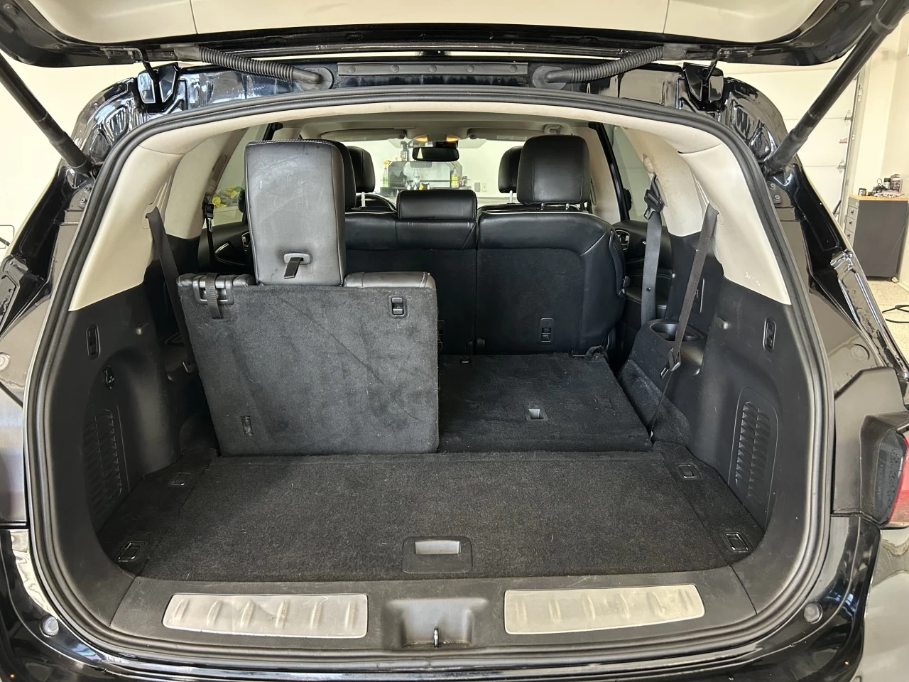 2017 INFINITI QX60 AWD 4dr Main Image