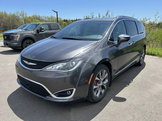 Chrysler Pacifica Limited 35th Anniversary 2020