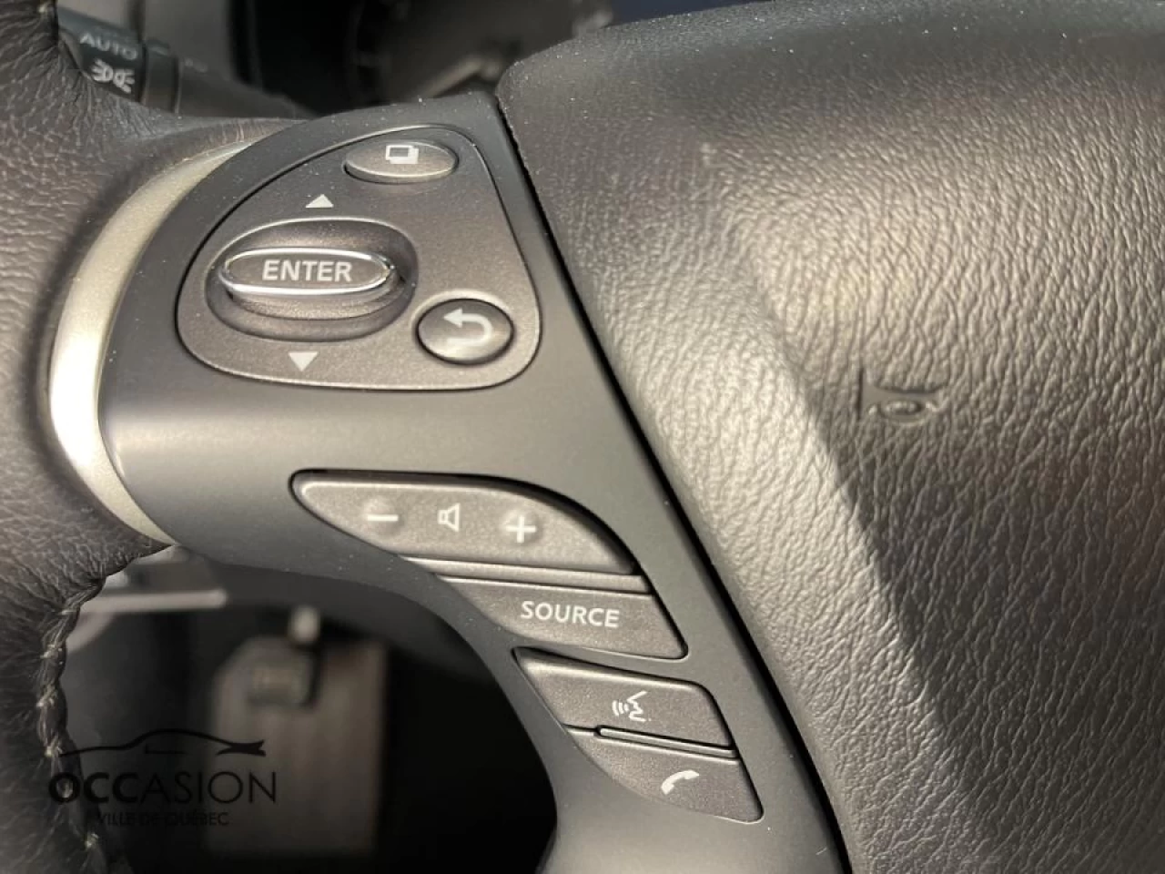 2014 Nissan Pathfinder 4WD 4dr SL Image principale