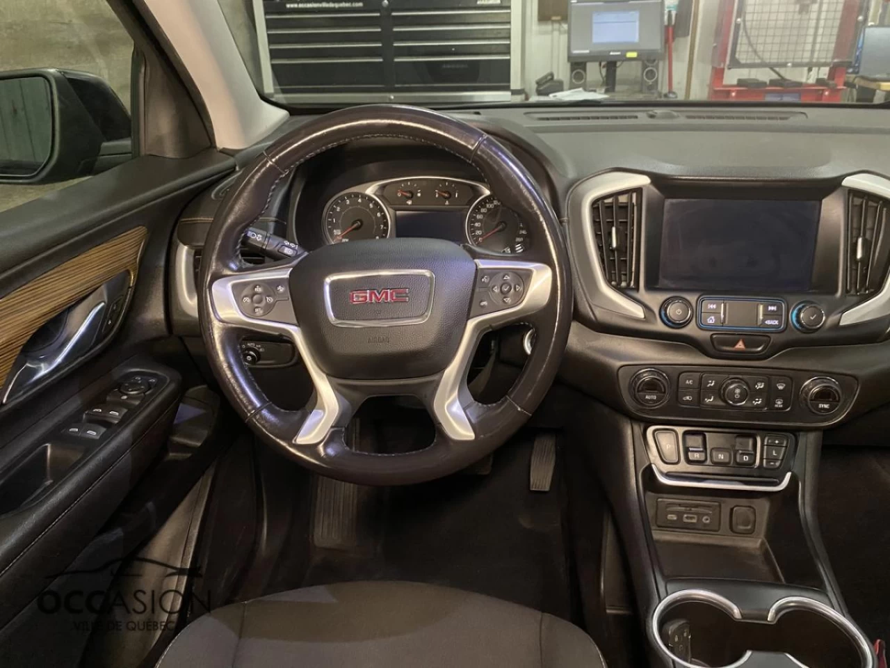 2021 GMC Terrain AWD SLE Main Image