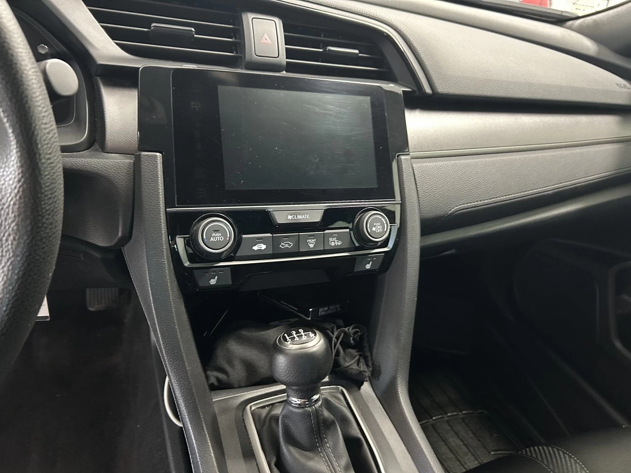 2017 Honda Civic Hayon LX Main Image