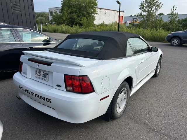 Ford Mustang 2dr Convertible 2000