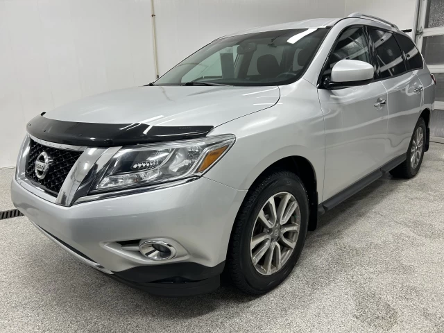 Nissan Pathfinder SV 2016