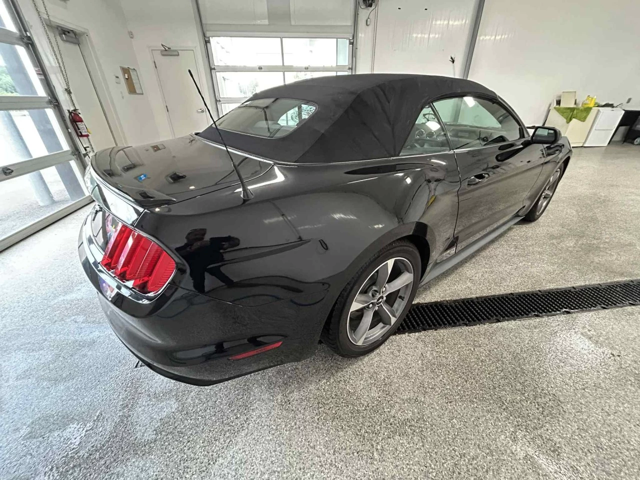 2015 Ford Mustang V6 Image principale