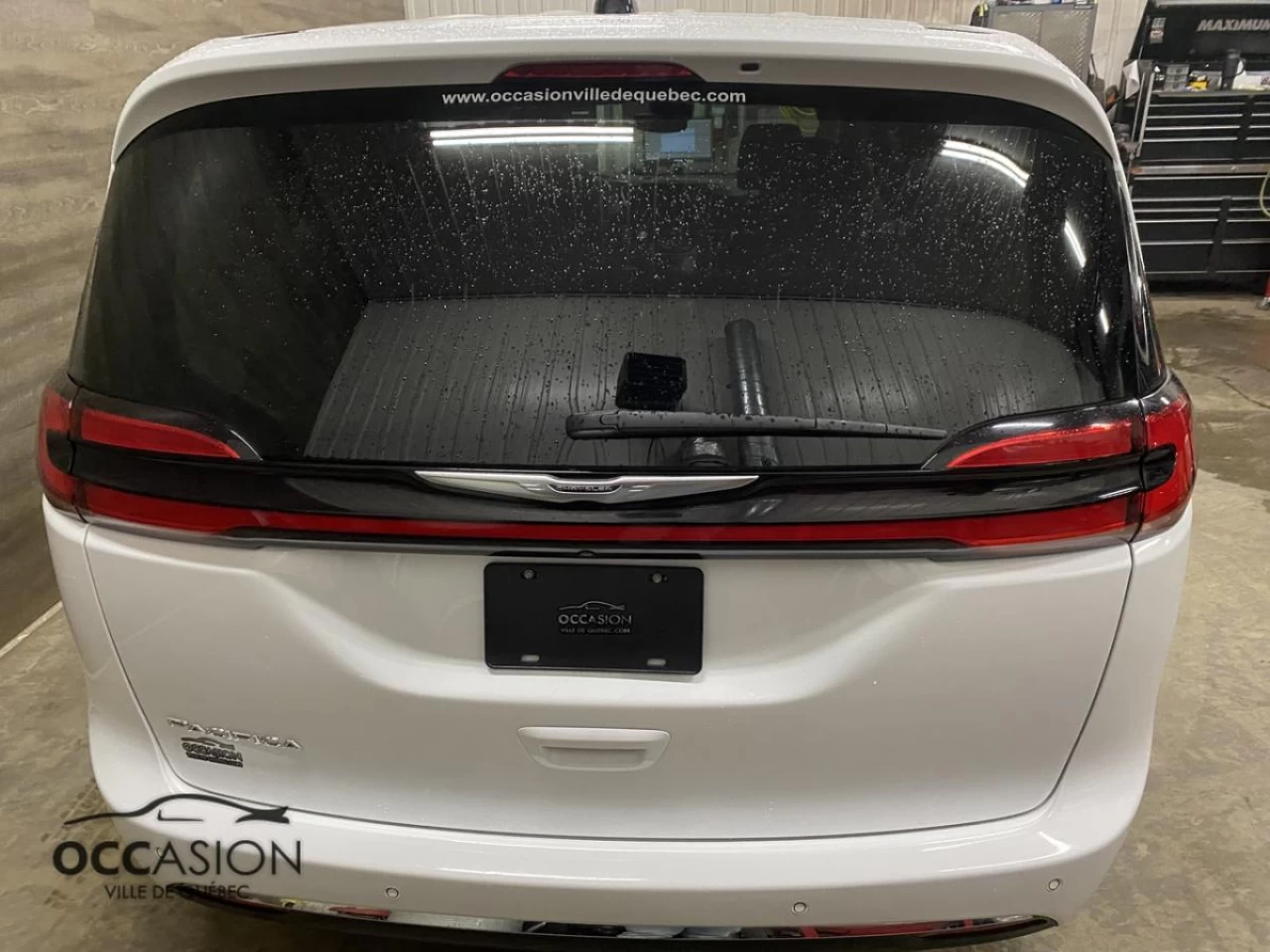 2023 Chrysler Pacifica Touring L FWD Main Image