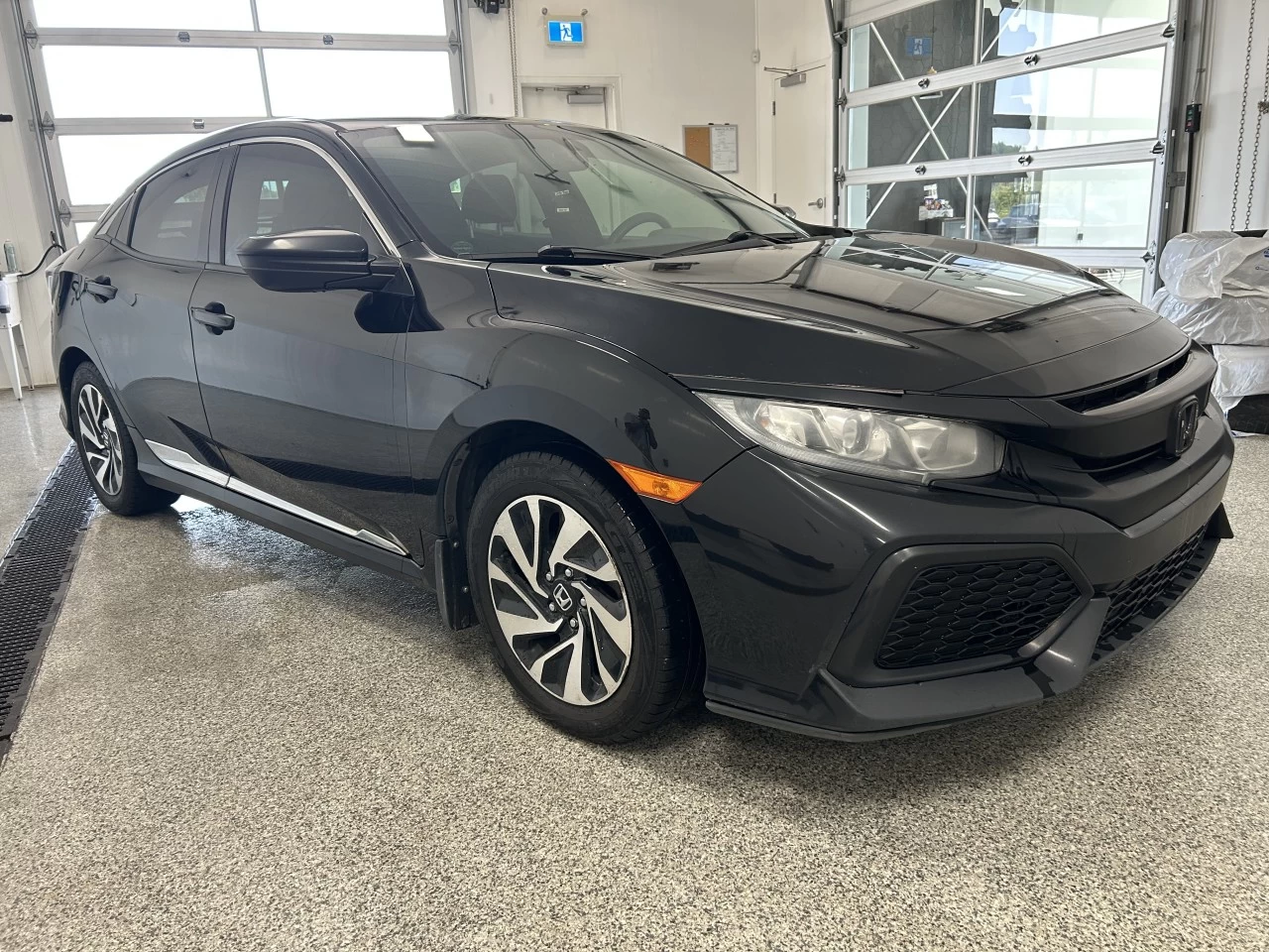 2017 Honda Civic Hayon LX Main Image
