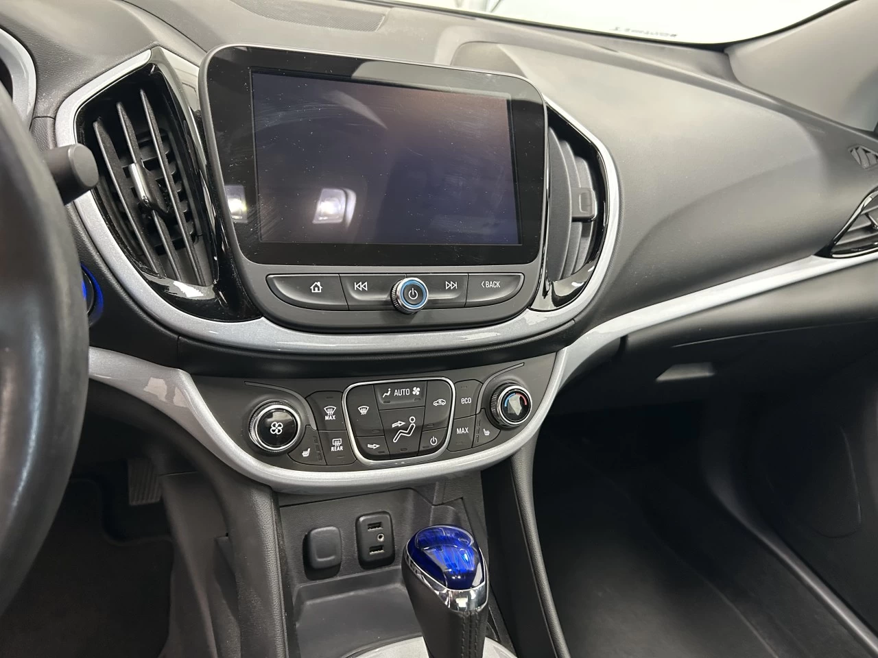 2017 Chevrolet Volt LT Main Image