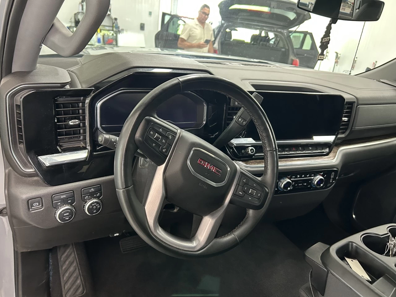 2024 GMC Sierra 1500 Elevation Image principale