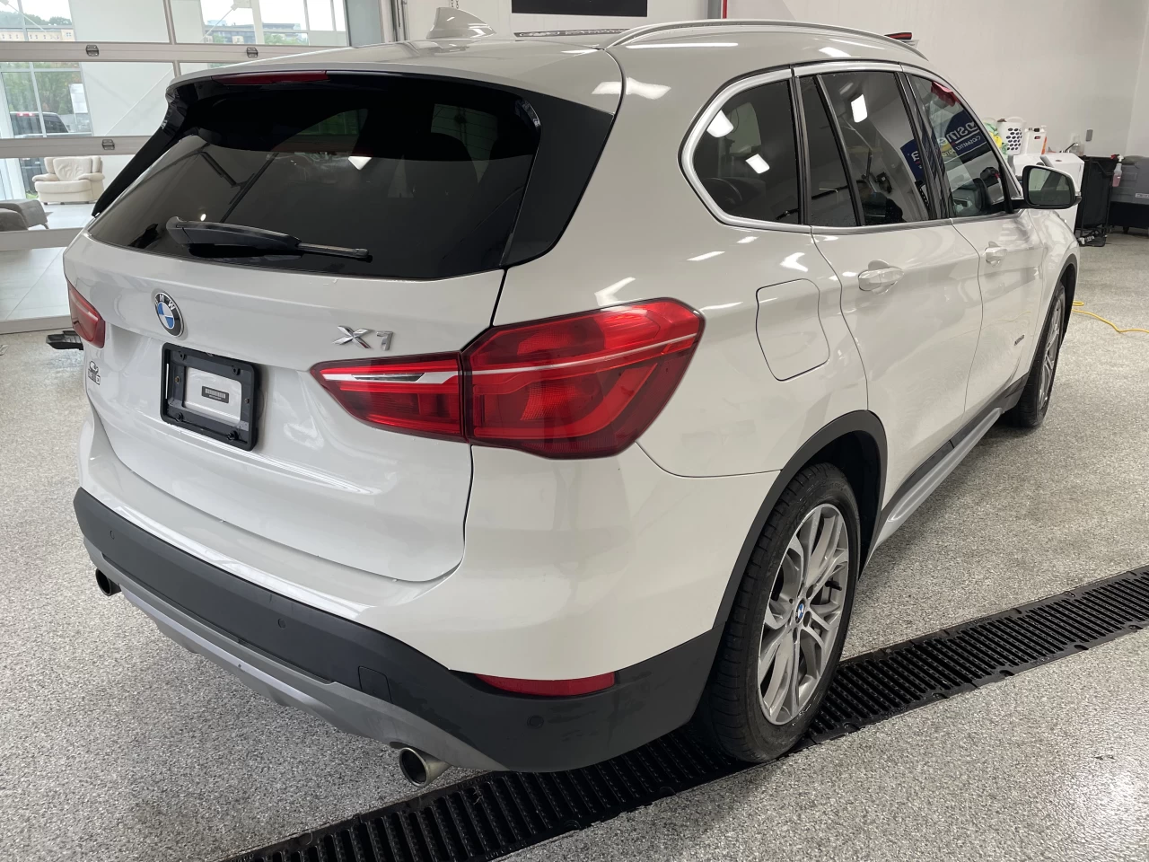 2016 BMW X1 xDrive28i Main Image