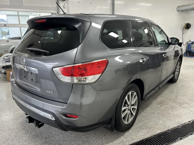 Nissan Pathfinder S 2015