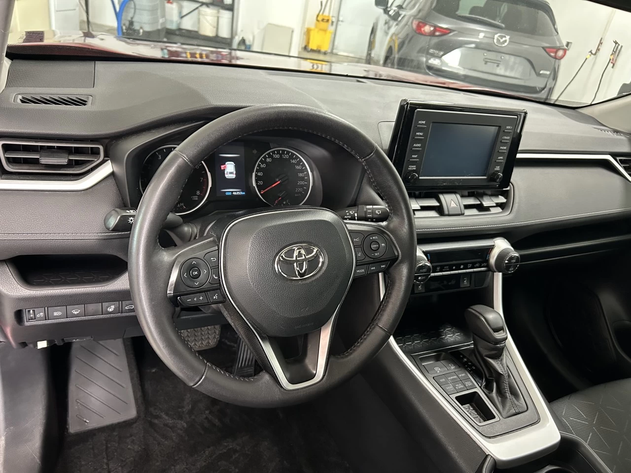 2020 Toyota RAV4 XLE Image principale