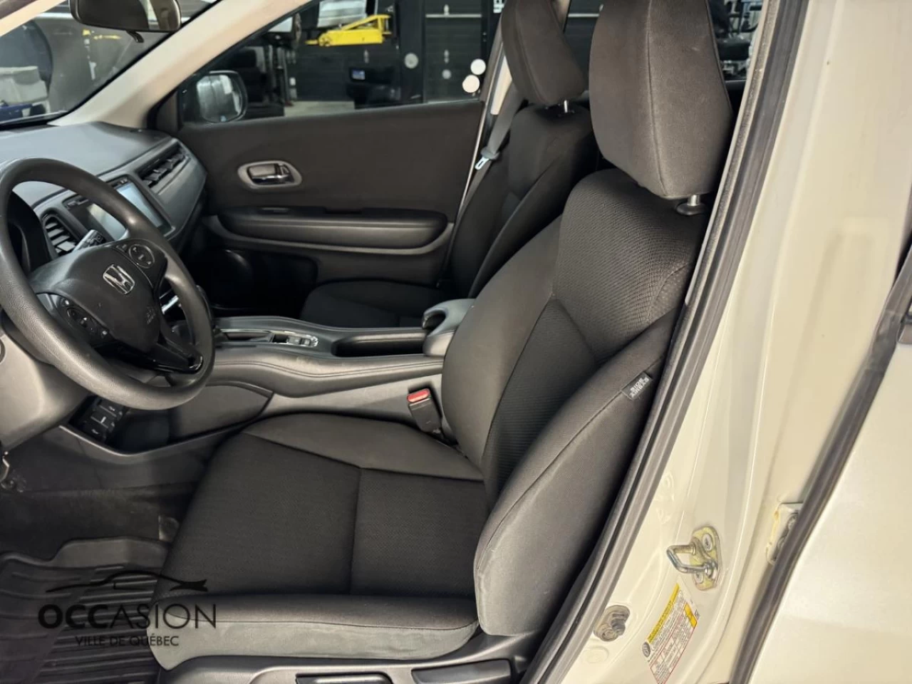 2017 Honda HR-V 4WD LX CVT Main Image