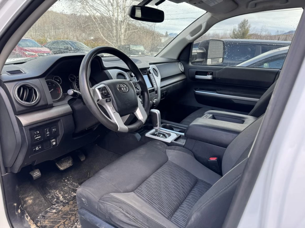 2017 Toyota Tundra 4WD Double Cab Standard Bed 5.7L SR5 Plus Image principale