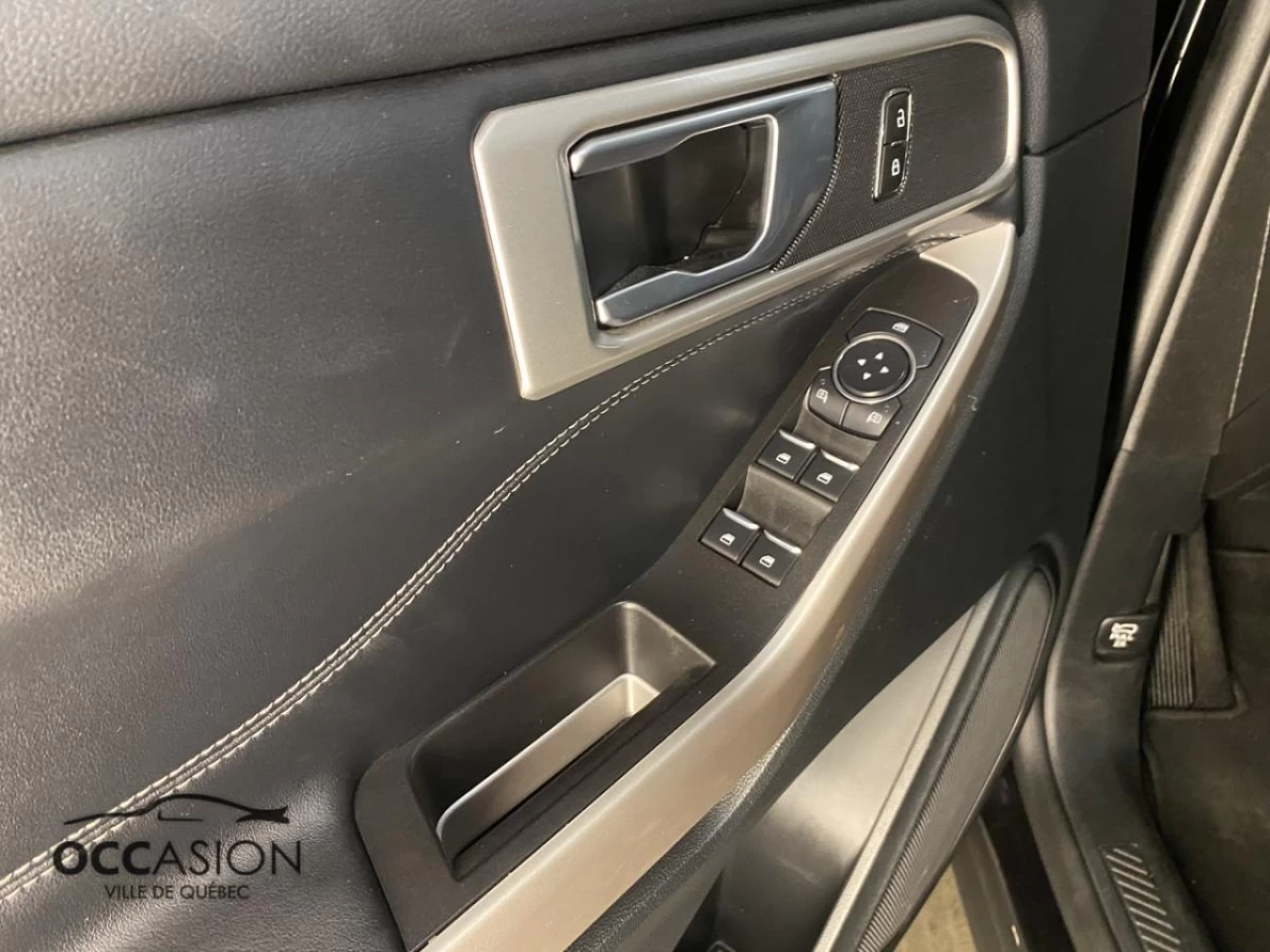 2023 Ford Explorer XLT 4WD Image principale