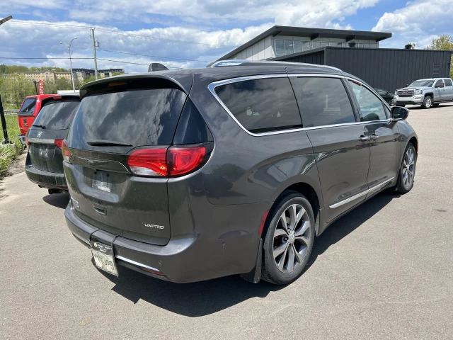 Chrysler Pacifica Limited 35th Anniversary 2020