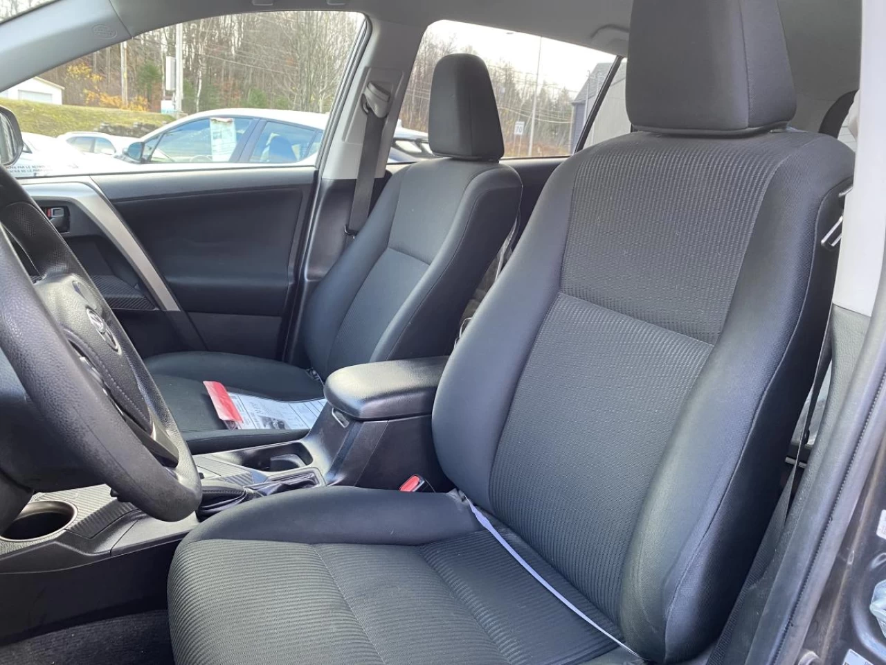 2015 Toyota RAV4 AWD 4dr LE Main Image