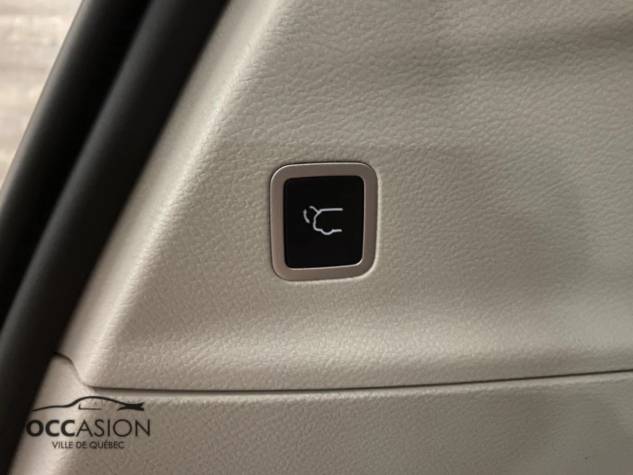 2023 Chrysler Pacifica Touring L FWD Main Image