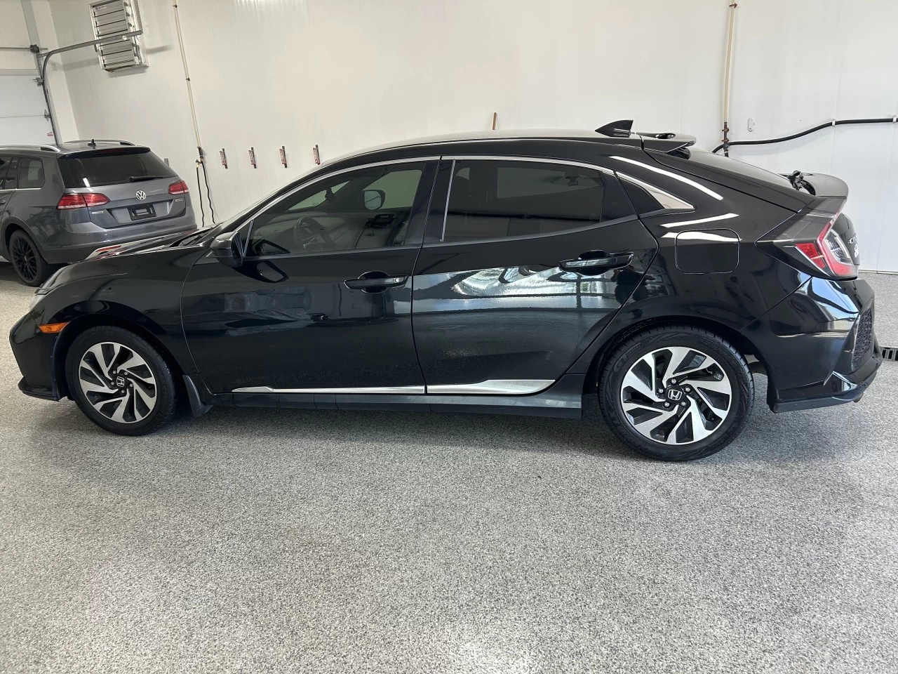 2017 Honda Civic Hayon LX Main Image