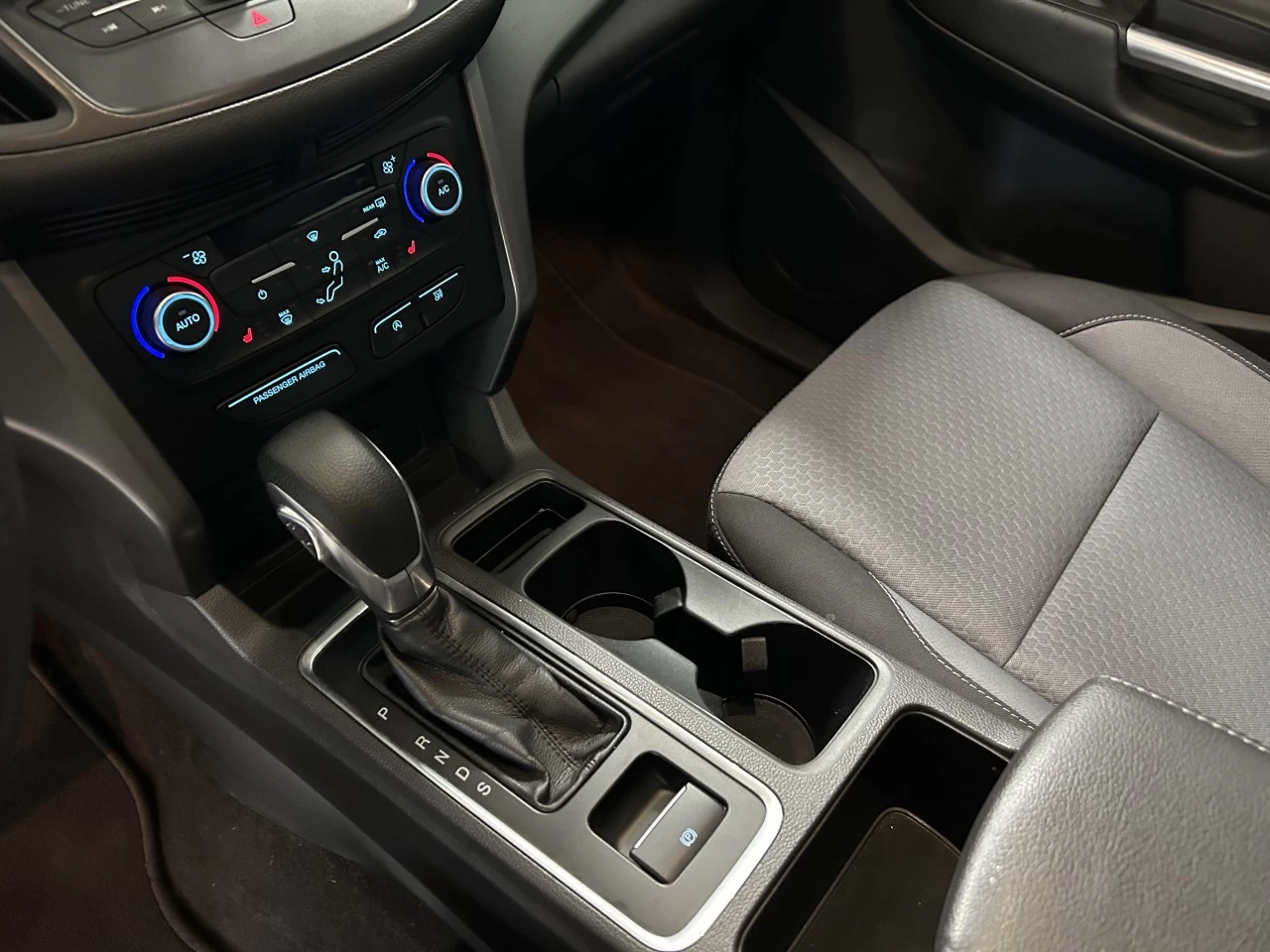 2018 Ford Escape SE Image principale