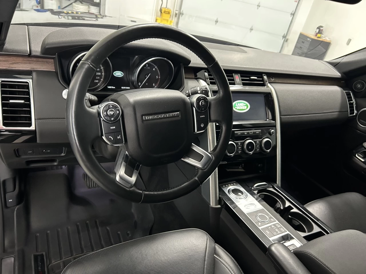 2017 Land Rover Discovery Td6 HSE Image principale