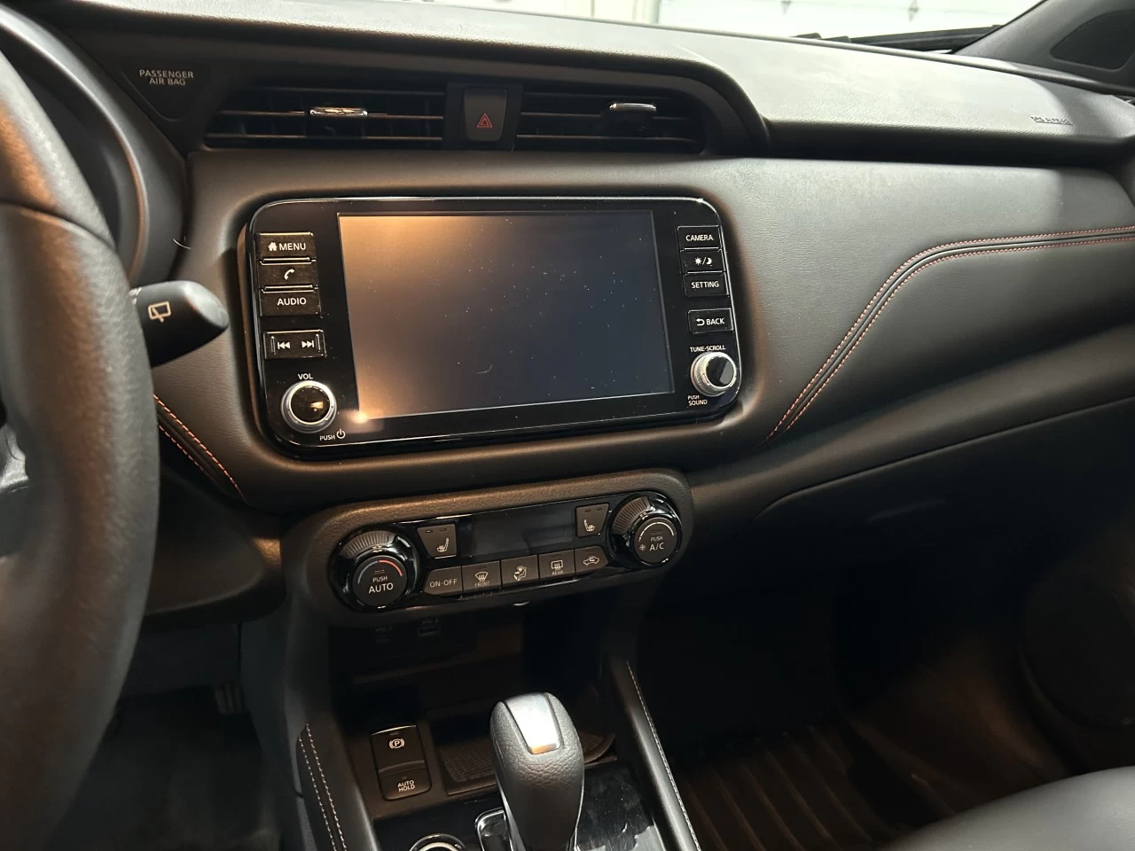 2022 Nissan Kicks SR Image principale