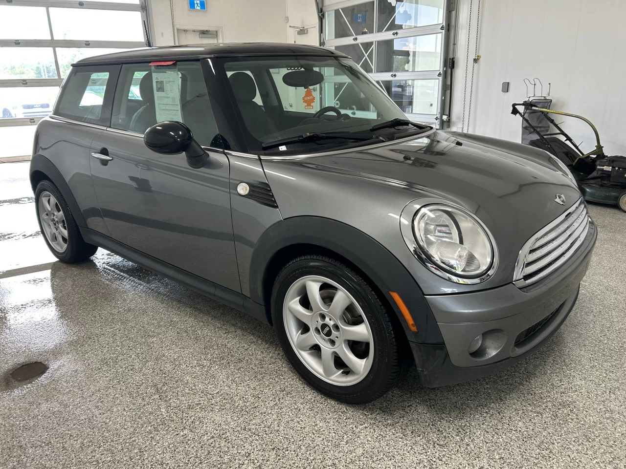 2010 Mini Cooper 2dr Cpe Image principale