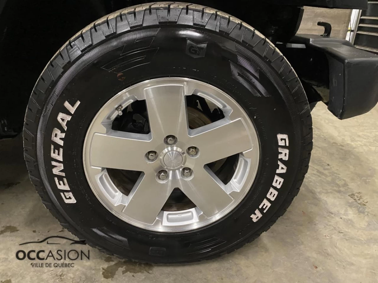 2010 Jeep Wrangler 4WD 2dr Sport Image principale