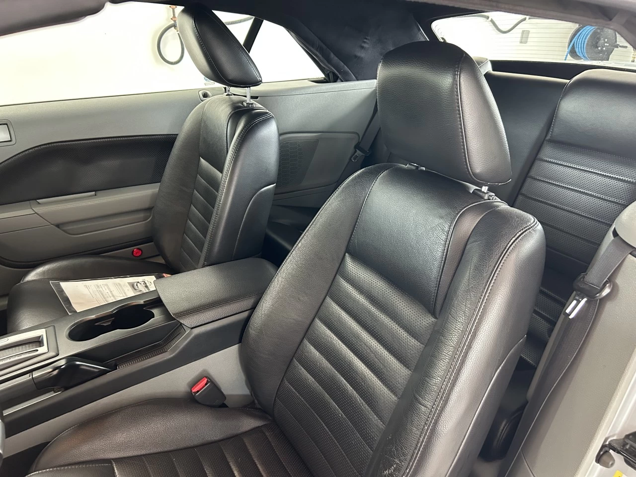 2007 Ford Mustang 2dr Conv Image principale