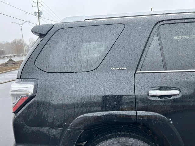 Toyota 4Runner LIMITED 2017