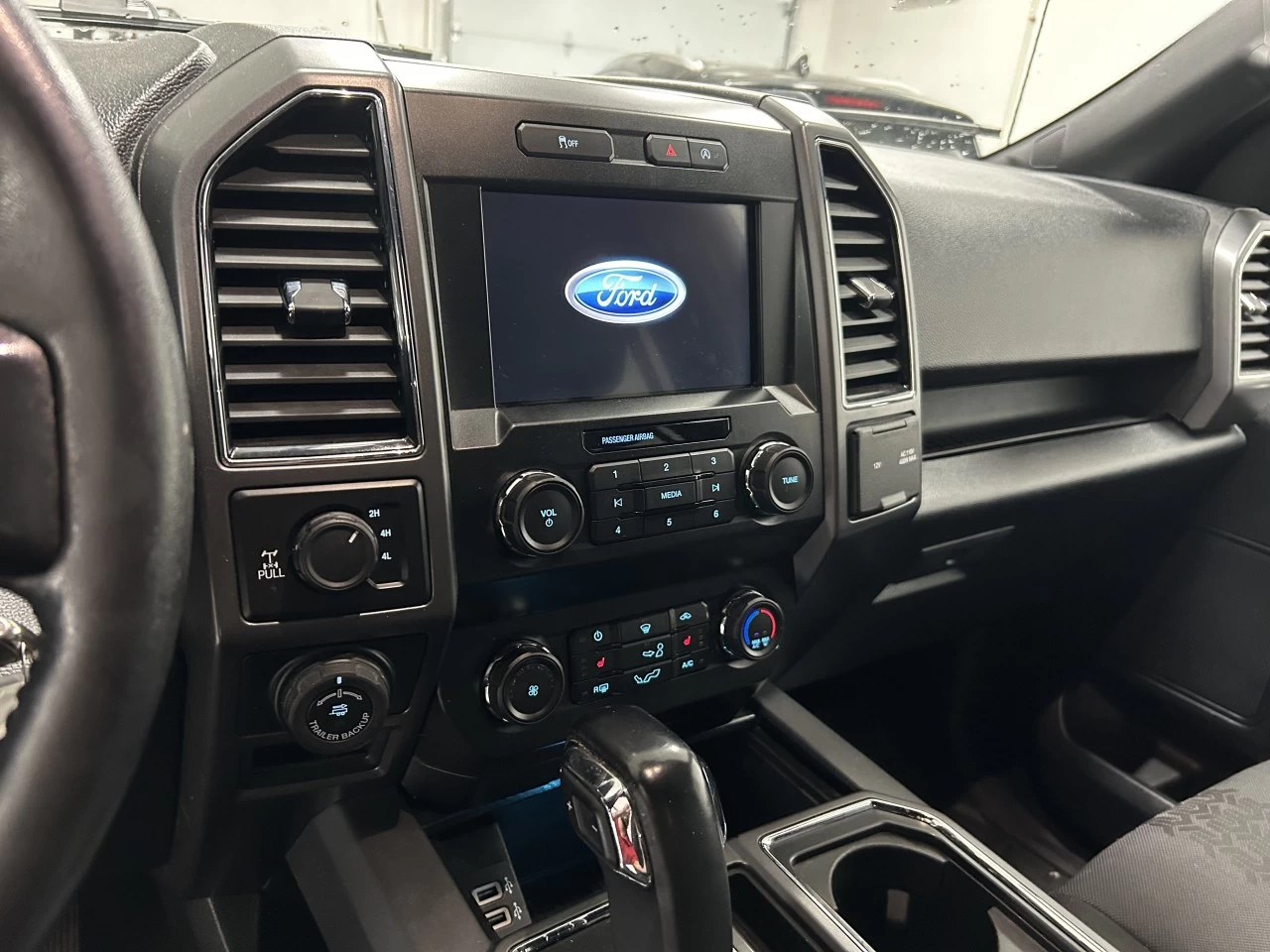 2019 Ford F-150 XLT SPORT Image principale