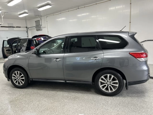 Nissan Pathfinder S 2015